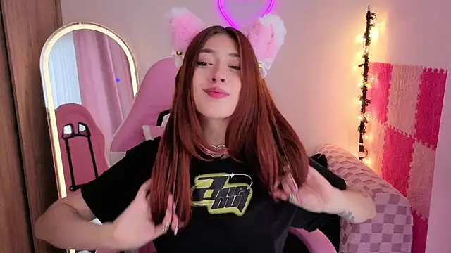 Snapshot of violet_ch chatting on 15, 10, 2025 violet ch online show from 15, 10, 2025