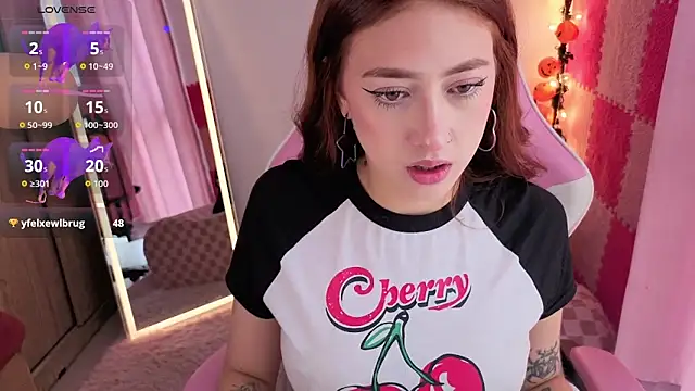 Snapshot of violet_ch chatting on 8, 11, 2025 violet ch online show from 8, 11, 2025