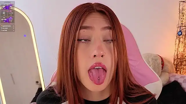 Snapshot of violet_ch chatting on 19, 12, 2025 violet ch online show from 19, 12, 2025