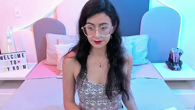 SophieGomez22 online show from 10, 3, 2025