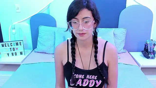 SophieGomez22 online show from 12, 3, 2025