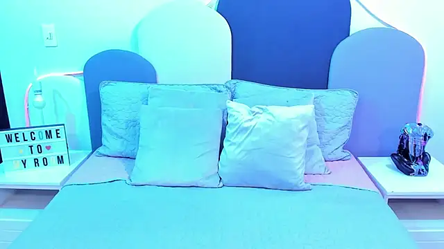 SophieGomez22 online show from 14, 3, 2025