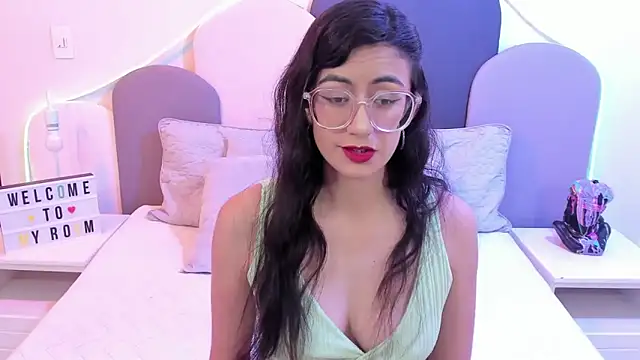 SophieGomez22 online show from 17, 3, 2025