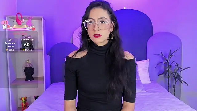 SophieGomez22 online show from 28, 9, 2025