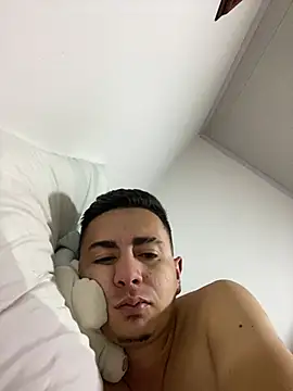 Snapshot of DanielGomez9 chatting on 11, 12, 2024 DanielGomez9 online show from 11, 12, 2024