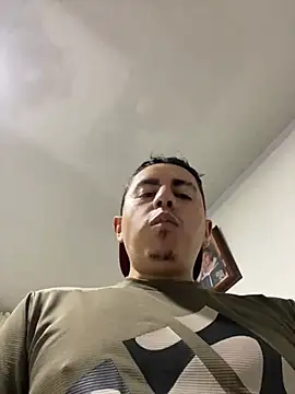 Snapshot of DanielGomez9 chatting on 19, 2, 2025 DanielGomez9 online show from 19, 2, 2025