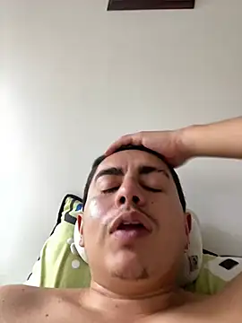 Snapshot of DanielGomez9 chatting on 9, 3, 2025 DanielGomez9 online show from 9, 3, 2025