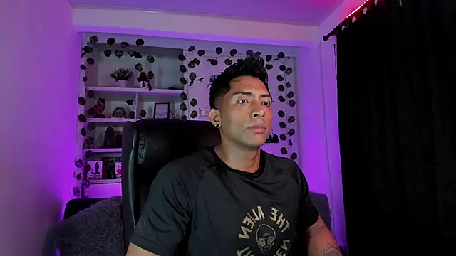 Couple muscle1 online show from 4, 1, 2025