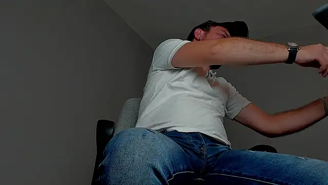 Snapshot of Master_Mark_Wayne chatting on 2, 11, 2025 Master Mark Wayne online show from 2, 11, 2025