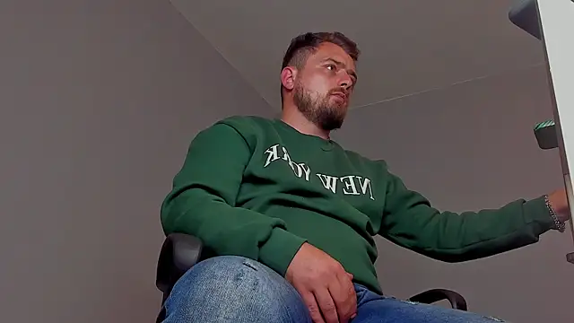 Snapshot of Master_Mark_Wayne chatting on 4, 11, 2025 Master Mark Wayne online show from 4, 11, 2025