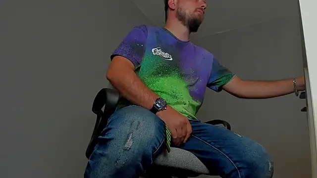 Snapshot of Master_Mark_Wayne chatting on 5, 11, 2025 Master Mark Wayne online show from 5, 11, 2025