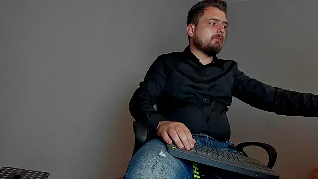 Snapshot of Master_Mark_Wayne chatting on 11, 11, 2025 Master Mark Wayne online show from 11, 11, 2025