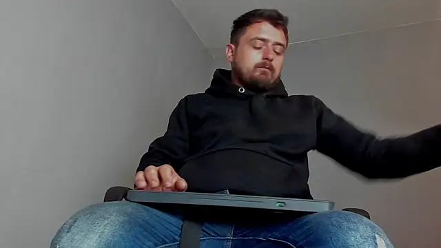 Snapshot of Master_Mark_Wayne chatting on 12, 11, 2025 Master Mark Wayne online show from 12, 11, 2025