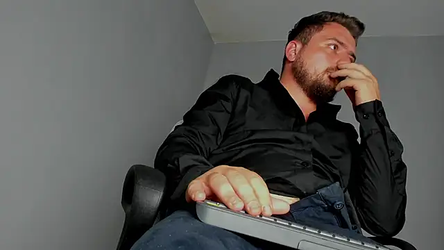 Snapshot of Master_Mark_Wayne chatting on 13, 11, 2025 Master Mark Wayne online show from 13, 11, 2025