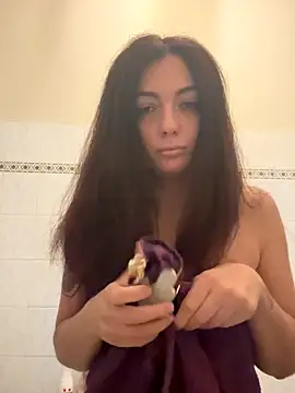 Snapshot of Strawberry_queen91 chatting on 3, 10, 2025 Strawberry queen91 online show from 3, 10, 2025