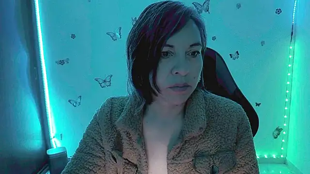 Lady breaks hearts online show from 1, 3, 2026