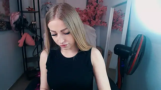  KittyBoo online show from 5, 2, 2025