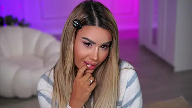 Snapshot of EvaZane chatting on 27, 10, 2025 EvaZane online show from 27, 10, 2025