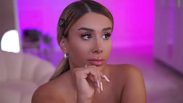 Snapshot of EvaZane chatting on 12, 11, 2025 EvaZane online show from 12, 11, 2025