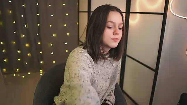 Addelin Moon online show from 18, 1, 2025