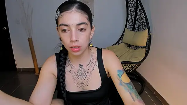 Snapshot of Nina-monroe chatting on 13, 2, 2025 Nina-monroe online show from 13, 2, 2025