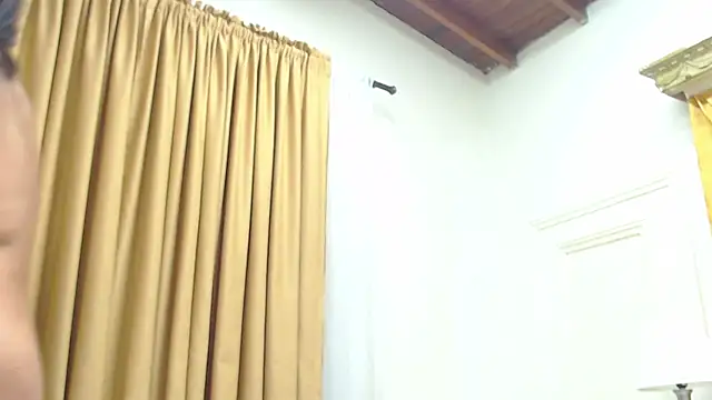 Snapshot of MiaCallie chatting on 2, 3, 2025 MiaCallie online show from 2, 3, 2025