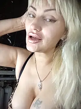 Freya Milf online show from 10, 10, 2025