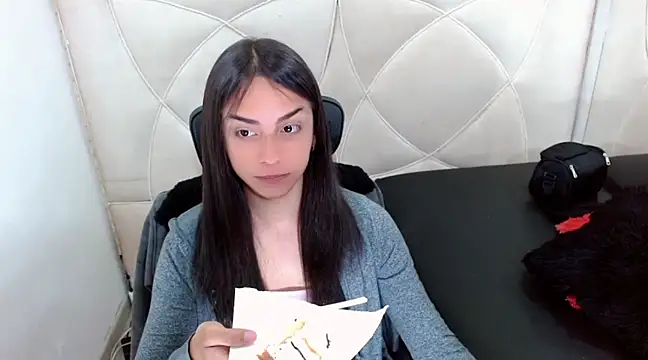 Dollbehavior  online show from 14, 12, 2024