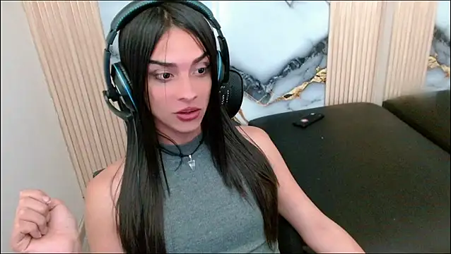 Dollbehavior  online show from 14, 9, 2025