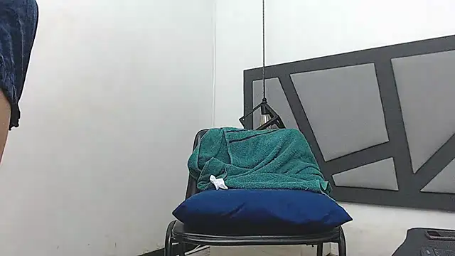 Snapshot of chanel_grant chatting on 23, 2, 2025 chanel grant online show from 23, 2, 2025