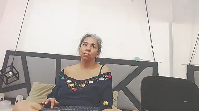 Snapshot of chanel_grant chatting on 4, 11, 2025 chanel grant online show from 4, 11, 2025