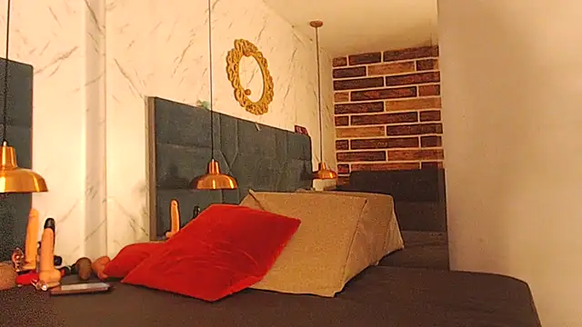 Snapshot of chanel_grant chatting on 8, 11, 2025 chanel grant online show from 8, 11, 2025