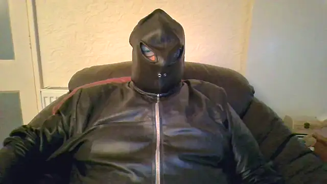 Snapshot of Leatherman63 chatting on 20, 12, 2025 Leatherman63 online show from 20, 12, 2025