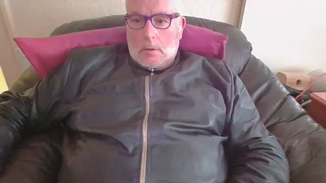 Snapshot of Leatherman63 chatting on 30, 6, 2026 Leatherman63 online show from 30, 6, 2026