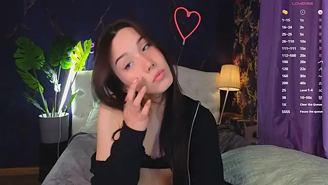 Snapshot of Kaia_Sunshine_Mia chatting on 10, 3, 2025 Kaia Sunshine Mia online show from 10, 3, 2025