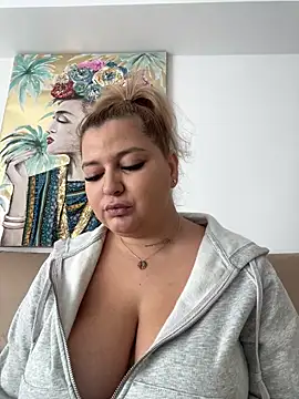 Snapshot of AllysonK chatting on 17, 1, 2025 AllysonK online show from 17, 1, 2025