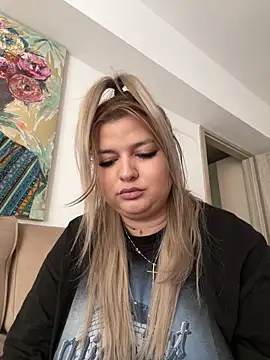 Snapshot of AllysonK chatting on 22, 2, 2025 AllysonK online show from 22, 2, 2025