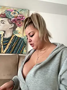 Snapshot of AllysonK chatting on 12, 3, 2025 AllysonK online show from 12, 3, 2025