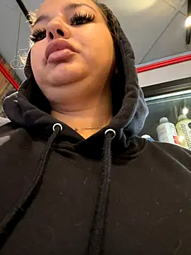 Snapshot of AllysonK chatting on 16, 10, 2025 AllysonK online show from 16, 10, 2025