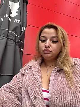 Snapshot of AllysonK chatting on 27, 10, 2025 AllysonK online show from 27, 10, 2025