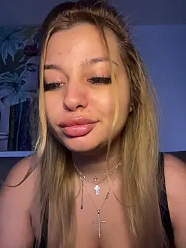 Snapshot of AllysonK chatting on 19, 11, 2025 AllysonK online show from 19, 11, 2025