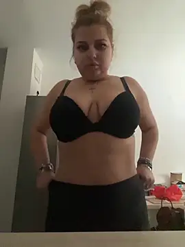 Snapshot of AllysonK chatting on 20, 11, 2025 AllysonK online show from 20, 11, 2025