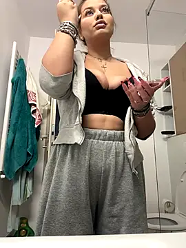 Snapshot of AllysonK chatting on 15, 12, 2025 AllysonK online show from 15, 12, 2025