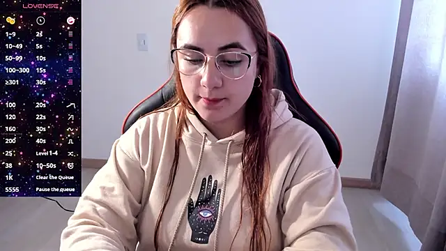 Snapshot of maryluna95 chatting on 27, 10, 2025 maryluna95 online show from 27, 10, 2025