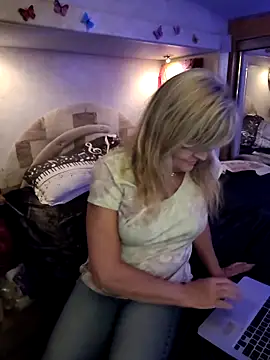 Snapshot of annika_lately chatting on 28, 2, 2025 annika lately online show from 28, 2, 2025