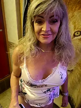 Snapshot of annika_lately chatting on 11, 10, 2025 annika lately online show from 11, 10, 2025