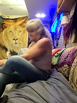 Snapshot of annika_lately chatting on 19, 11, 2025 annika lately online show from 19, 11, 2025