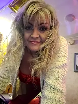 Snapshot of annika_lately chatting on 23, 11, 2025 annika lately online show from 23, 11, 2025