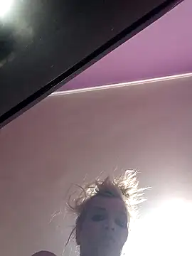 BritneyHudson online show from 15, 4, 2026