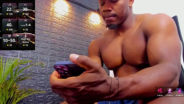 Snapshot of tommike chatting on 6, 10, 2025 tommike online show from 6, 10, 2025